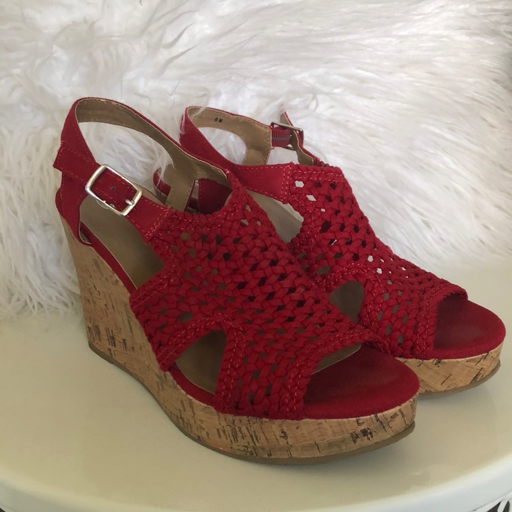 Red, SO wedges